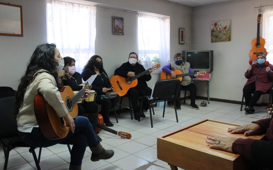 Arte y Vida presenta taller de musicoterapia en la Casa de la Inclusión de Coelemu